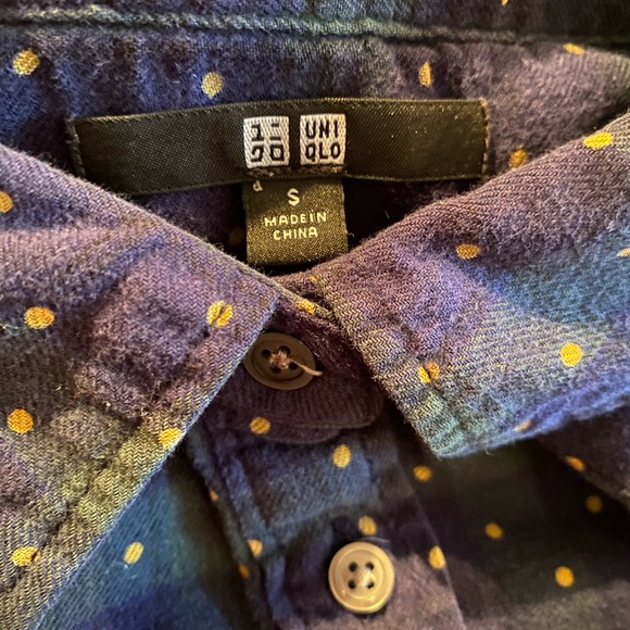 Uniqlo flannel button-up shirt - Picture 4 of 4